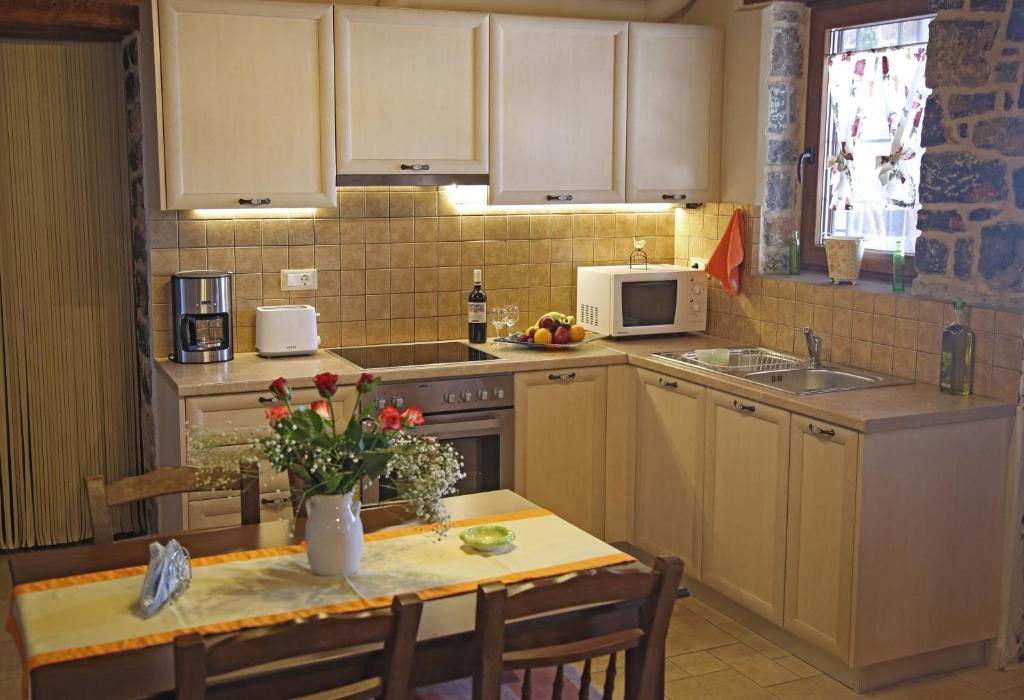 kalo nero apartments - staousa 5