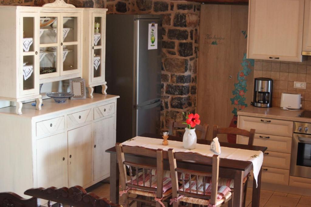 kalo nero apartments - staousa 7